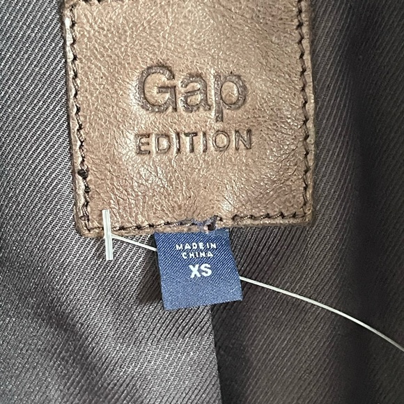 Gap Jacket - Picture 2 of 3